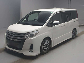 Toyota Noah 2015