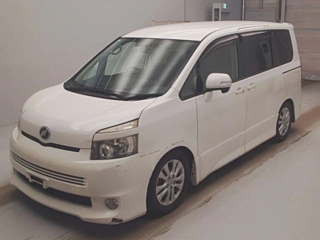 Toyota Voxy 2010