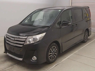 Toyota Noah 2015