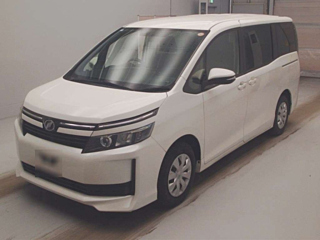 Toyota Voxy 2015