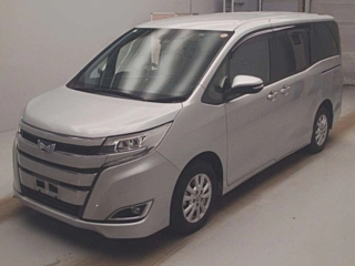 Toyota Noah 2021