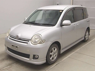 Toyota Sienta 2009