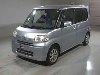 Daihatsu Tanto 2010