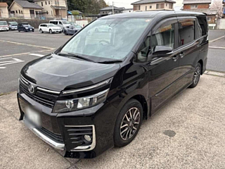 Toyota Voxy 2016