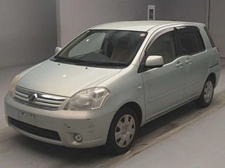 Toyota Raum 2008