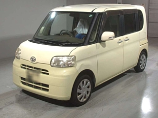 Daihatsu Tanto 2011
