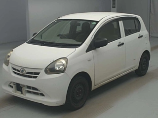 Daihatsu Mira 2013
