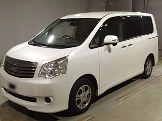 Toyota Noah 2011
