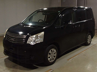Toyota Noah 2011