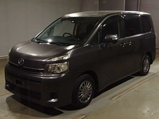 Toyota Voxy 2010