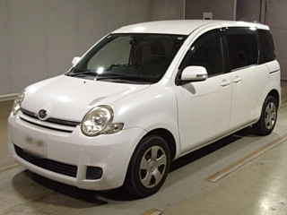 Toyota Sienta 2013