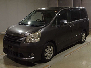 Toyota Noah 2008