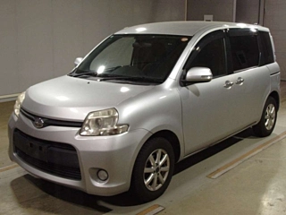 Toyota Sienta 2013