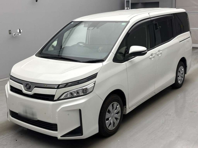 TOYOTA VOXY 2019