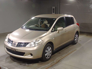 NISSAN TIIDA