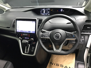 NISSAN SERENA 2018