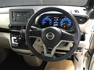 NISSAN ROOX 2020