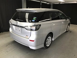 TOYOTA WISH 2012
