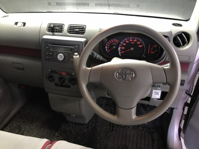 TOYOTA PIXIS SPACE 2012