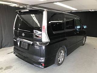 NISSAN SERENA 2010
