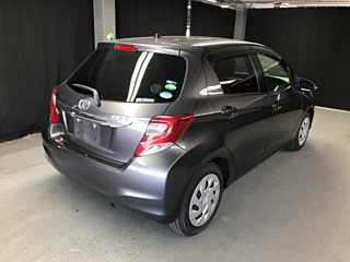 TOYOTA VITZ 2014