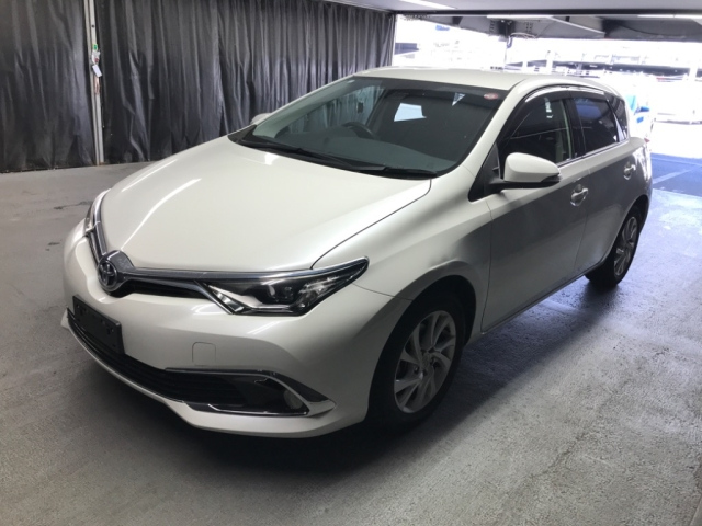 TOYOTA AURIS 2016