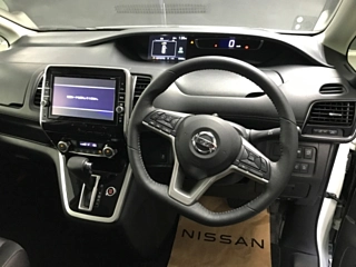 NISSAN SERENA 2018