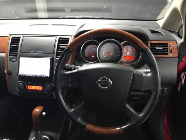 NISSAN TIIDA 2009