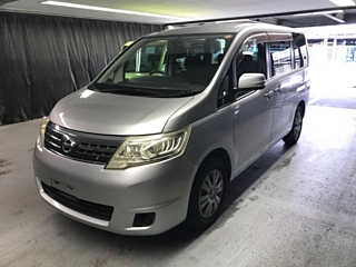 NISSAN SERENA 2010