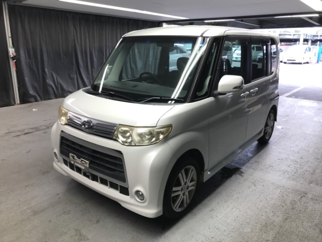 DAIHATSU TANTO 2011