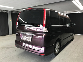 NISSAN SERENA 2010