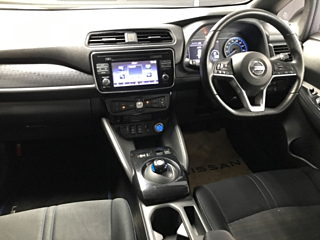 NISSAN LEAF 2018