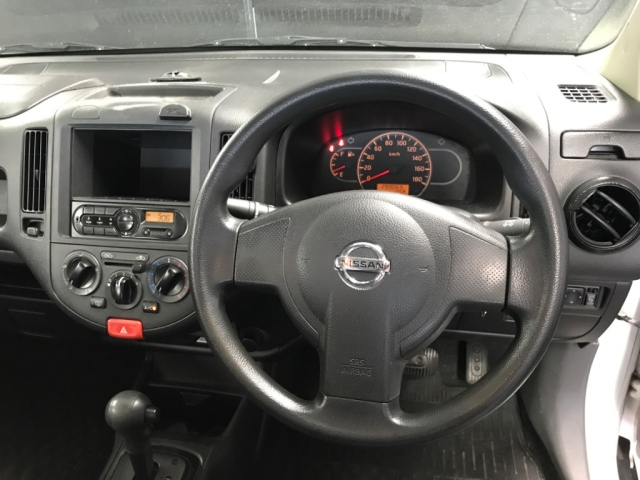 NISSAN AD 2017