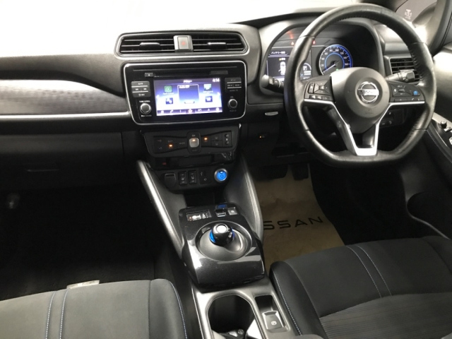 NISSAN LEAF 2018