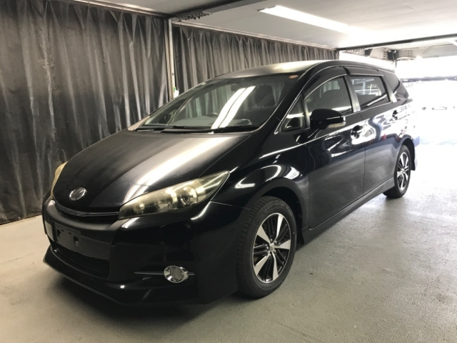 TOYOTA WISH 2013