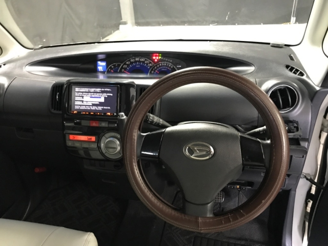 DAIHATSU TANTO 2011
