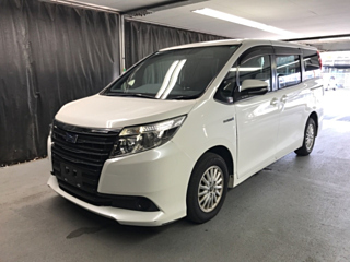 TOYOTA NOAH 2015