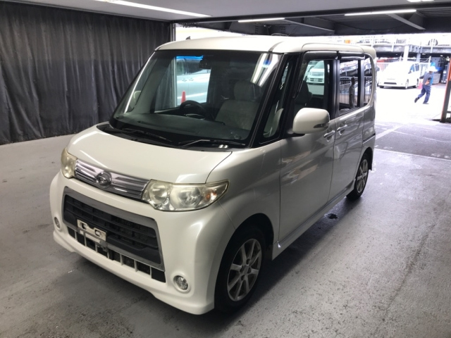 DAIHATSU TANTO 2011
