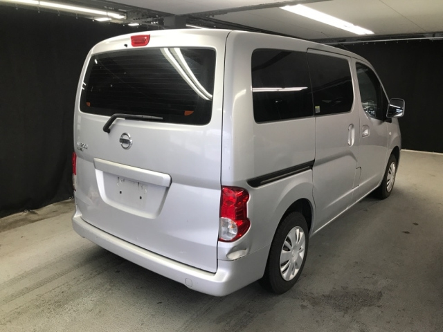 NISSAN NV200 2011