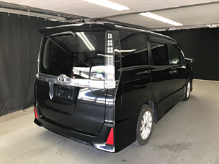 TOYOTA VOXY 2016