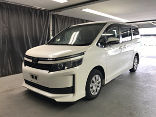 TOYOTA VOXY 2015