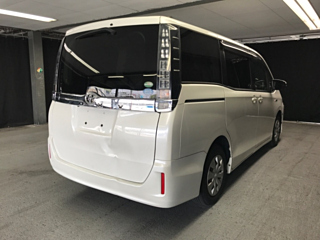TOYOTA VOXY 2015