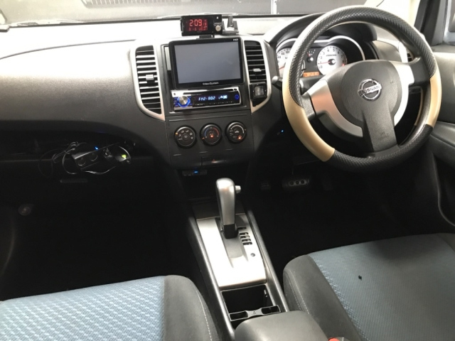 NISSAN WINGROAD 2010