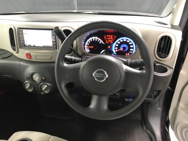 NISSAN CUBE 2010