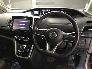NISSAN SERENA 2019