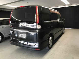NISSAN SERENA 2010
