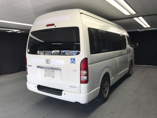 TOYOTA HIACE 2012
