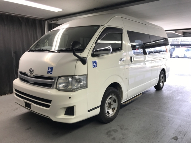 TOYOTA HIACE 2012