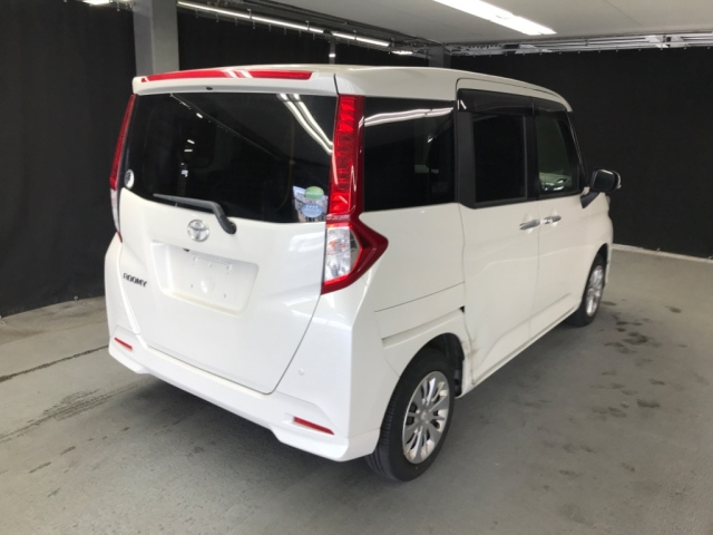 TOYOTA ROOMY 2018