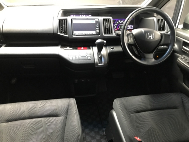 HONDA STEP WAGON 2011